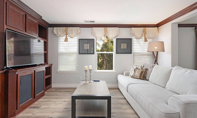 Torrey Highlands House | Luxury Family-Friendly Home in Heart of San Diego.