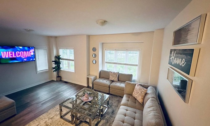 Guelph House | Luxury family friendly 3 bedroom home in Guelph