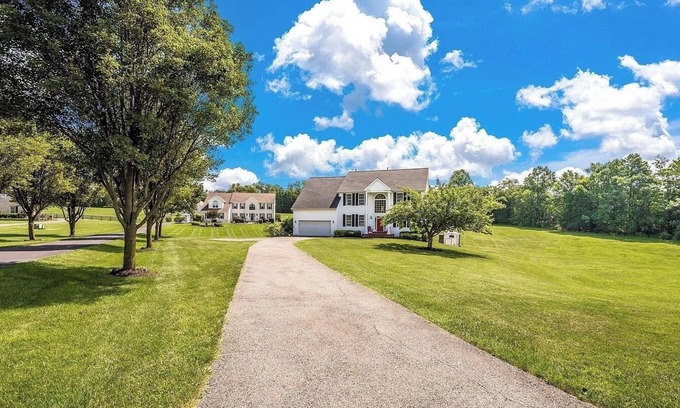 Dayton House | Luxury Family Group House near DC/Frederick/Baltimore w/Theatre, Game Room &Gym
