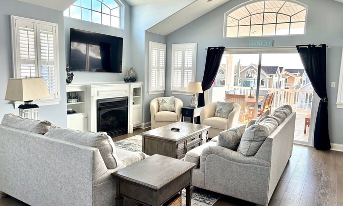 Sea Isle City House | Luxury Family Retreat! 5 BR, Elevator, & bonus room Steps to Beach, Dock & Park