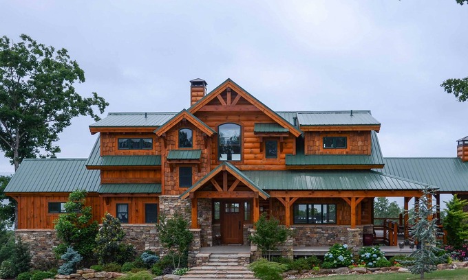 Edgemont House | Luxury Family Retreat - Greers Ferry Lake Views!