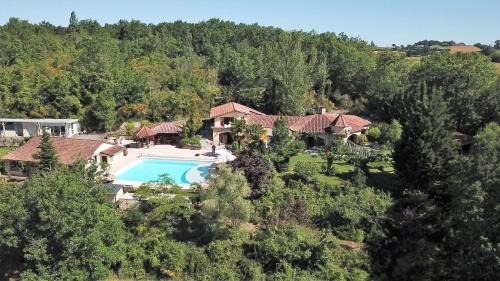 Tourdun Villa | Luxury family villa in the heart of Gascony. Large pool & gorgeous view