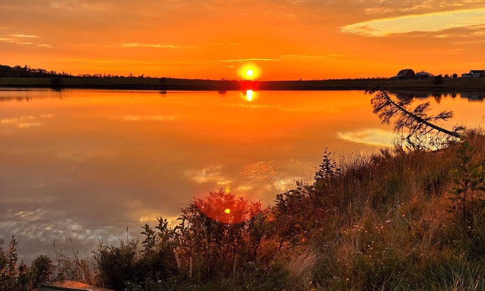 Halifax County Cottage | Luxury Farmstaycation - The Moose River Cottage at Lindsay Lake Farms