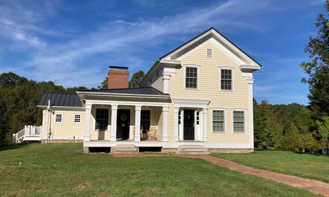 Hillsboro House | Luxury Farm-Stay near Rocky Fork with Free Experience!