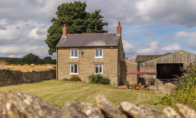 West Heslerton Other | Luxury Farmhouse with stunning Views - Pet Friendly with Hot Tub