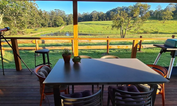 Collombatti House | Luxury Farmstay with Spectacular district views & Pet friendly