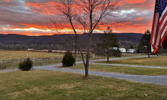 Buchanan House | Luxury Fifth Wheel with a View