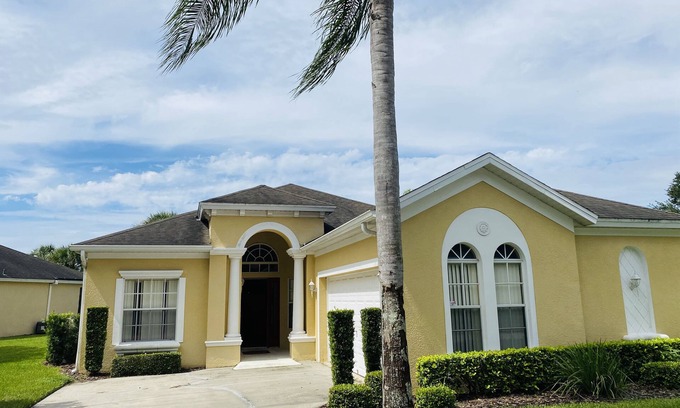 Calabay Parc House | Luxury Four bedroom Home , Wheelchair friendly, with Pool Spa and Game room.