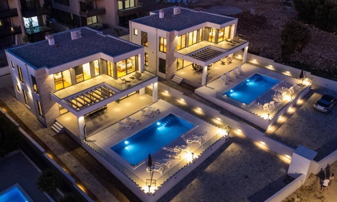 Novalja Villa | Luxury Four-bedroom Villa Paradise with private heated pool