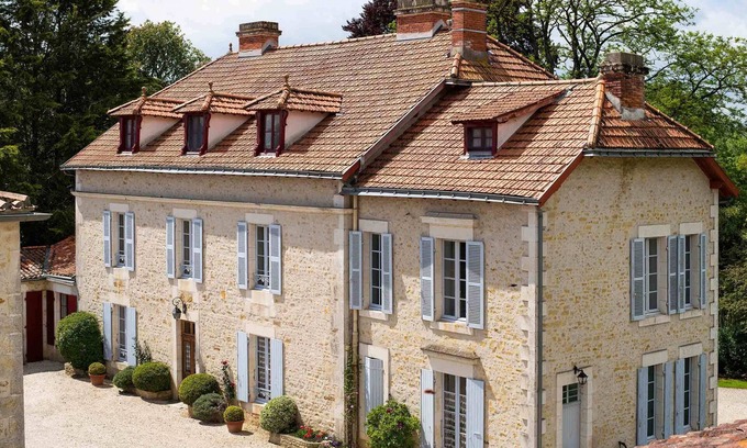 Sainte-Hermine House | Luxury French Manor House near the coast for short or long term rental