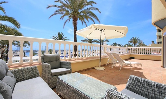 Estepona Apartment | Luxury front line apartment in the port, Front line Estepona marina close to beach and bars