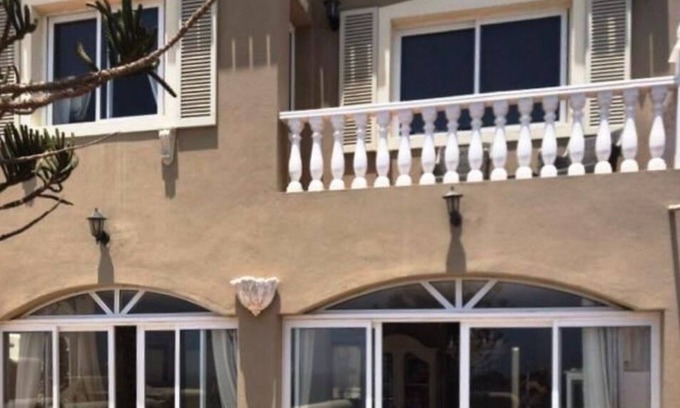 El Medano Villa | Luxury Front line beach villa with beautiful jacuzzi and amazing sea views