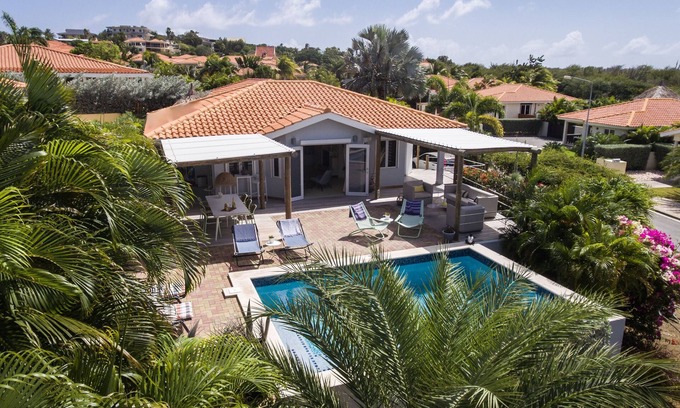 Jan Thiel Villa | luxury, fully renovated villa with private swimming pool with healing magnesium salt