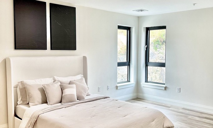 Quincy Apartment | Luxury Furnished Apartment in Heart of Quincy