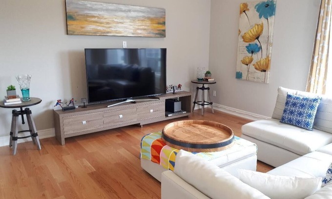 Fort Erie House | Luxury Furnished House Niagara Region Fort Erie Ontario