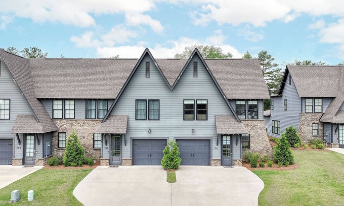 Auburn - Opelika House | Luxury Gameday Townhome at Auburn Airport 4 bedroom/3 1/2 bath End unit