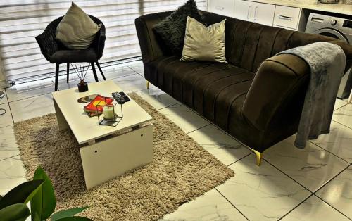 Riebeeckstad Apartment | Luxury Garden Cottage in Welkom