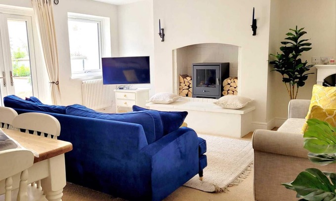 Montpellier Apartment | Luxury Getaway, Cheltenham's Finest Location
