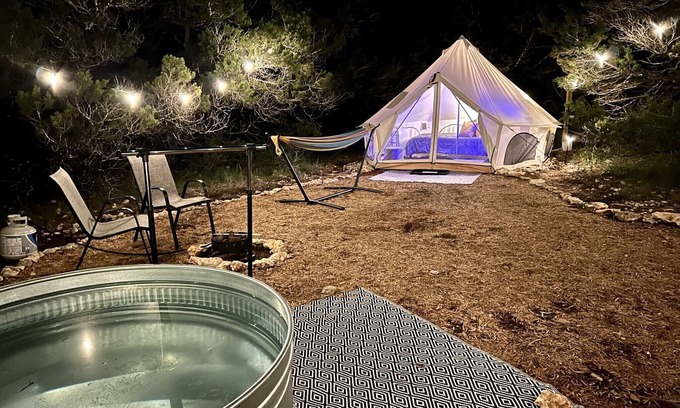 Canyon Lake RV Rental | Luxury glamping with hot tub and pool in Canyon Lake