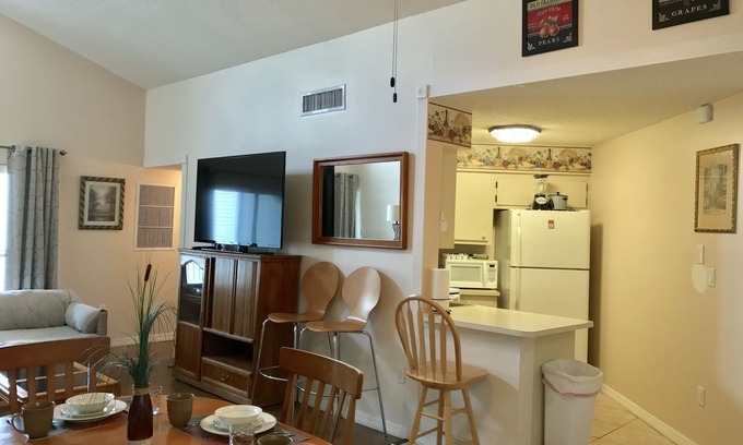 Ventura Condo | Luxury Golf Country Club Condo 2 Bedroom 2 Bathroom
