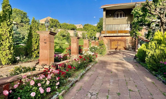 Artashavan House | Luxury Guest House 28