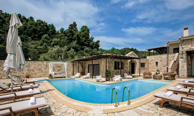 Nea Skioni Villa | Luxury Halkidiki Villa | King 5 Bedroom Villa | Private Pool | Kassandra