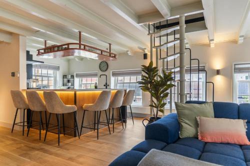 Medemblik Apartment | Luxury Harbour Apartment with Sauna and Jacuzzi