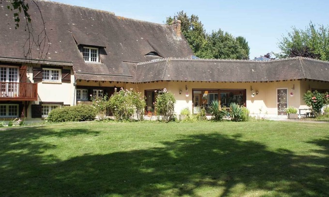 Renneville Villa | Luxury: heated indoor pool sauna cinema Fêtes. 1h30 from Paris