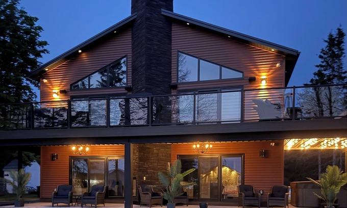Stratford Cottage | Luxury Hideaway PEI - Stunning retreat with water view & hot tub.