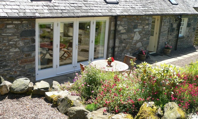 Aberfeldy Cottage | Luxury Highland Escape for Two at Burn Cottage