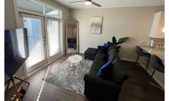 Conroe Apartment | Luxury Highrise Near Lake Conroe