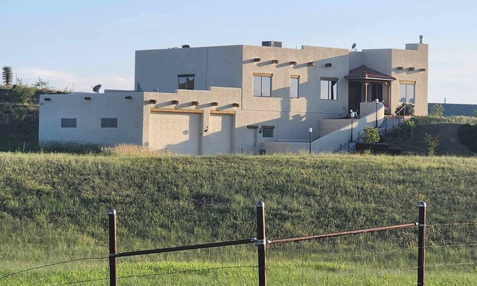 Elgin House | Luxury hilltop home with great views in the heart of wine country