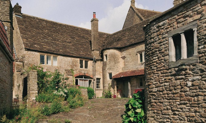 Norton St. Philip House | Luxury Historic House for Grp accommodation-village location near Bath-Somerset