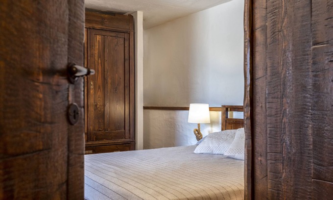 Castelsardo House | LUXURY HISTORIC HOUSE & EXCLUSIVE TERRACE. Live the Village, Live on the Sea!