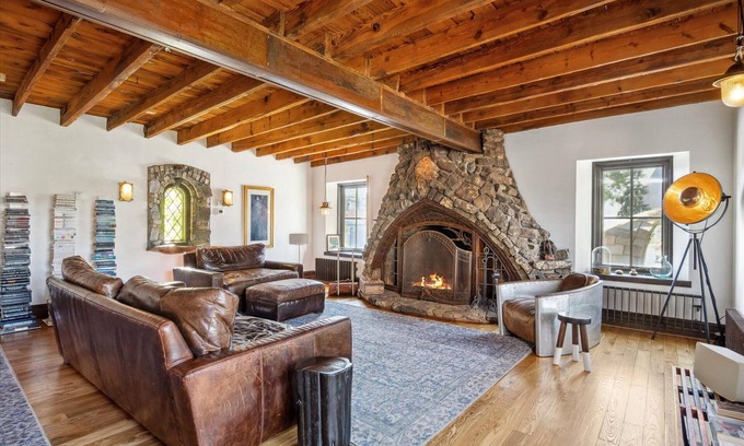 Downtown East House | Luxury Historic Home Next to US Bank Stadium. Private Courtyard + Rooftop.
