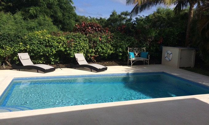 Coverley Villa | Luxury Holiday 3 Bedroom Villa w/private pool & air conditioning. Sleeps 7-9