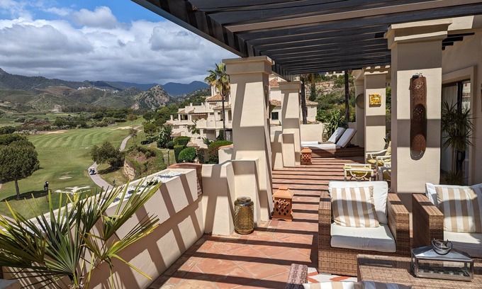 Benahavis Apartment | Luxury Holiday Apartment in Capanes del Golf