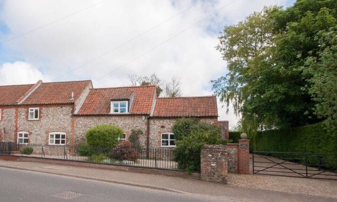 Docking Cottage | Luxury Holiday Cottage, Docking. North Norfolk