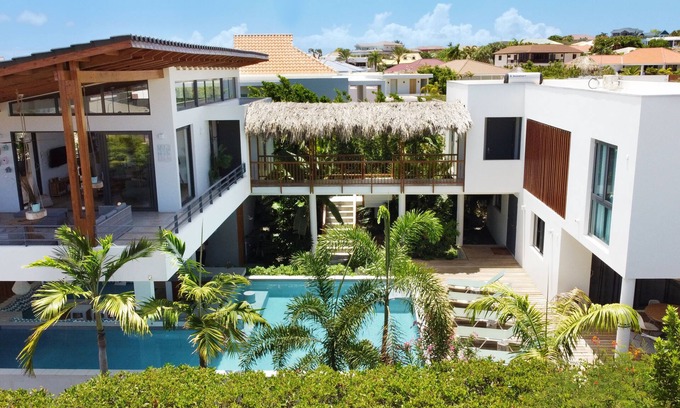 Jan Thiel Villa | Luxury holiday villa Hakuna Matata 7-10 persons Jan Thiel within walking distance of the beach