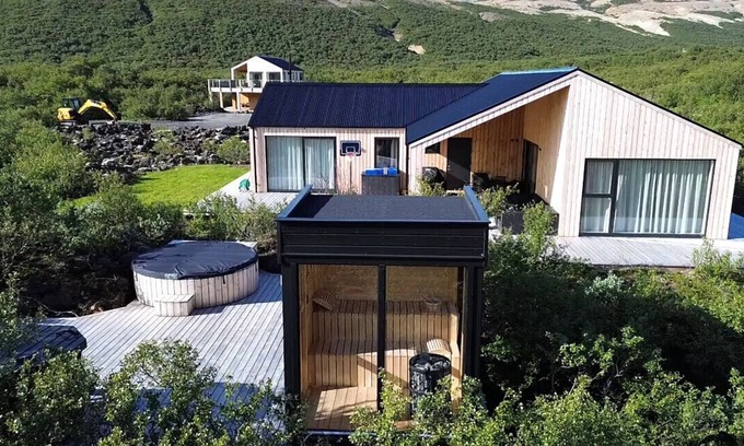 Husafell Ski Chalet | Luxury Holiday Home in Húsafell in West Iceland