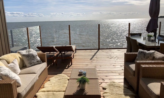 Bovenkarspel Ski Chalet | Luxury holiday villa * Markermeer Bovenkarspel directly on the Markermeer