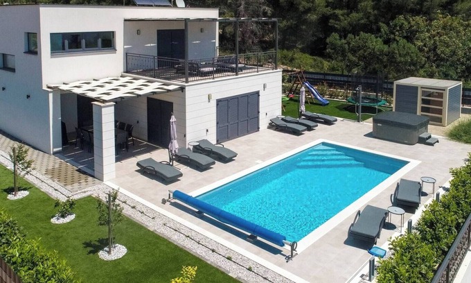 Stankovici Villa | Luxury Holiday Villa Olive Tree with swimming pool and magnificent sea view!