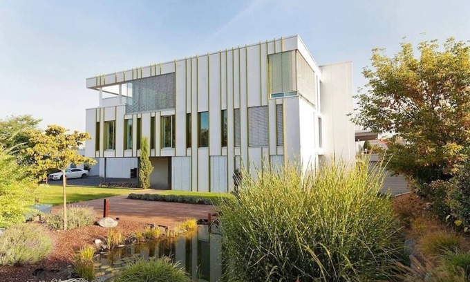 Bensheim Villa | Luxury Holidays Villa EMG Frankfurt Heidelberg 20P