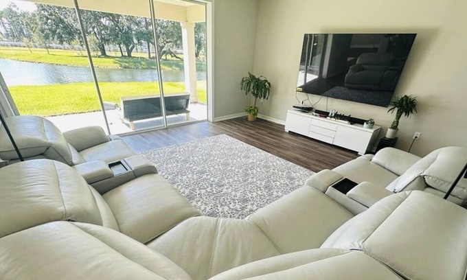 St. Augustine House | Luxury Home. 15 Minutes to St Augustine down town and Beach .