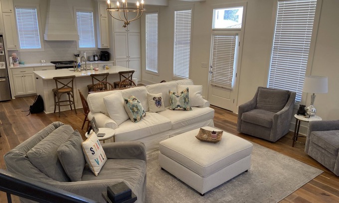 Starkville House | Luxury home— 5 minutes to Mississippi State!