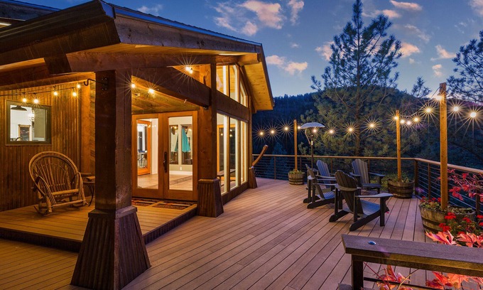 Durango House | Luxury Home - 8 Acres - 7 Min to DGO - Pool Table/Fire Pit/Amazing Views