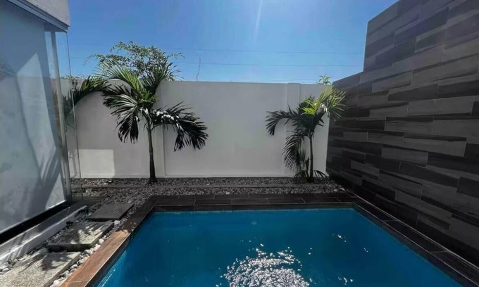Centro House | LUXURY HOME ALTOZANO RESIDENTIAL WITH SWIMMING POOL