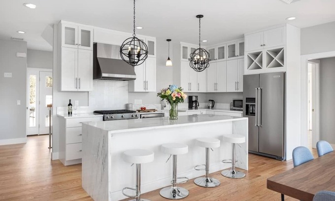 Smithfield House | Luxury Home | Fire Pit | Beach | Grill | 2 Decks