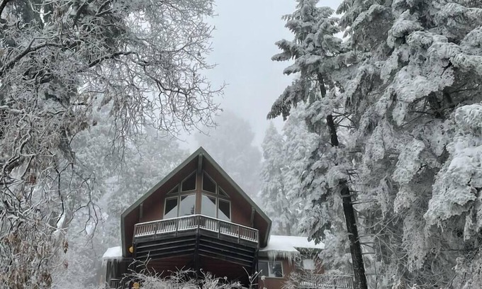 Springville House | Luxury Home (Giant Sequoias, Waterfalls, Hiking)