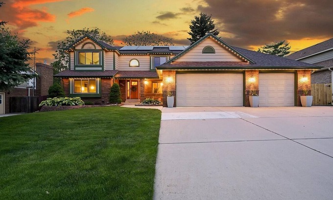 Scenic Heights House | Luxury Home/Hot Tub/Theater/4,500 Sq. Ft./Near Olde Town Arvada